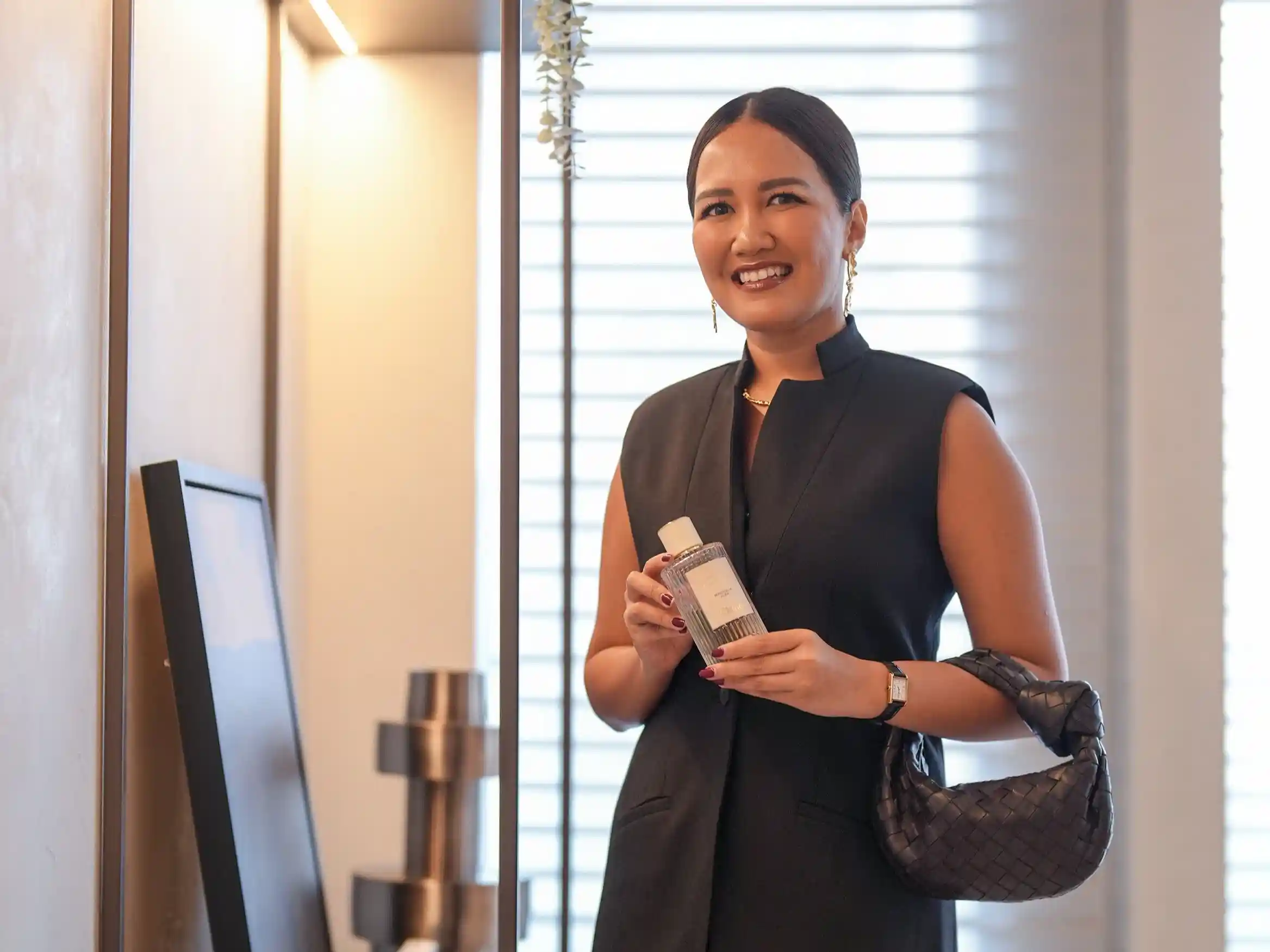 Atelier Des Fleurs Chloe Angkat Harmoni Bunga di Verde Two Kuningan